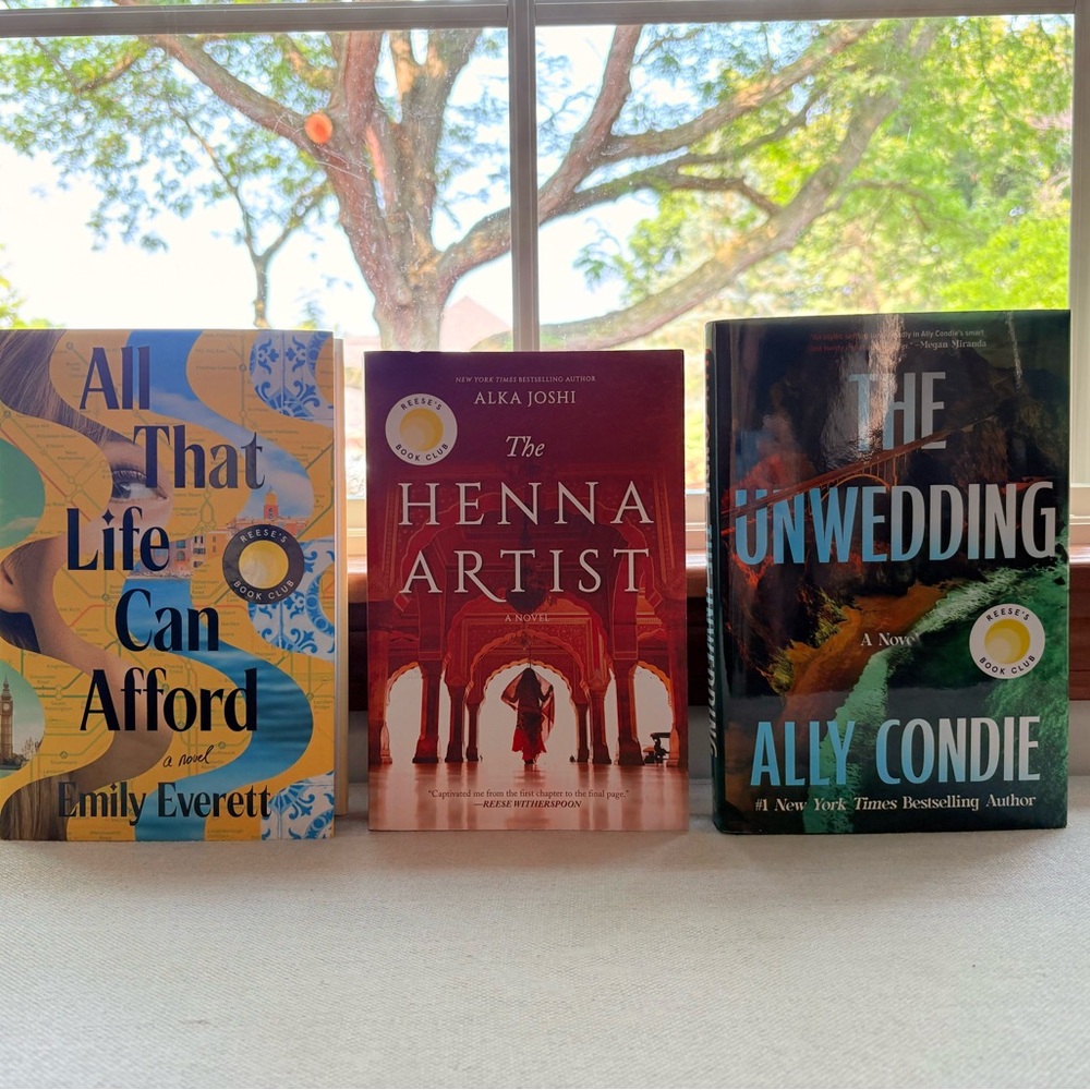 💛 SALE!! Reese’s Book Club Bundle 💛